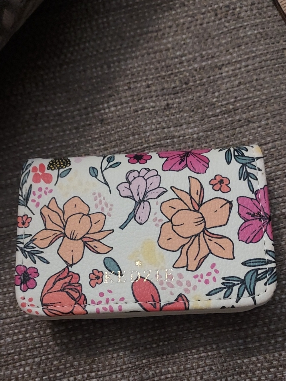 Kedzie Floral Print Women's Wallet Coin / Card Pink Peach & White